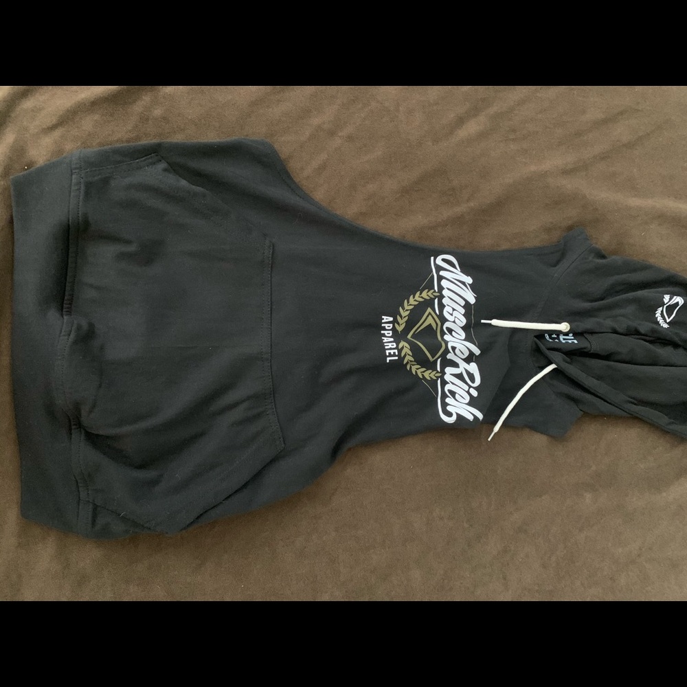 Women’s Muscle Rich Sleeveless Hoodie